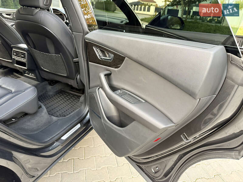 Позашляховик / Кросовер Audi Q8 2019 в Одесі фото 33 Позашляховик / Кросовер Audi Q8 2019 в Одесі