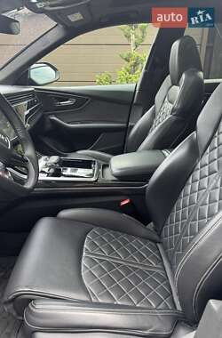 Внедорожник / Кроссовер Audi Q8 2018 в Киеве