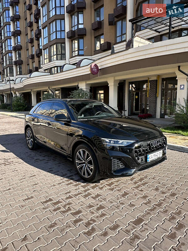 Позашляховик / Кросовер Audi Q8 2024 в Києві