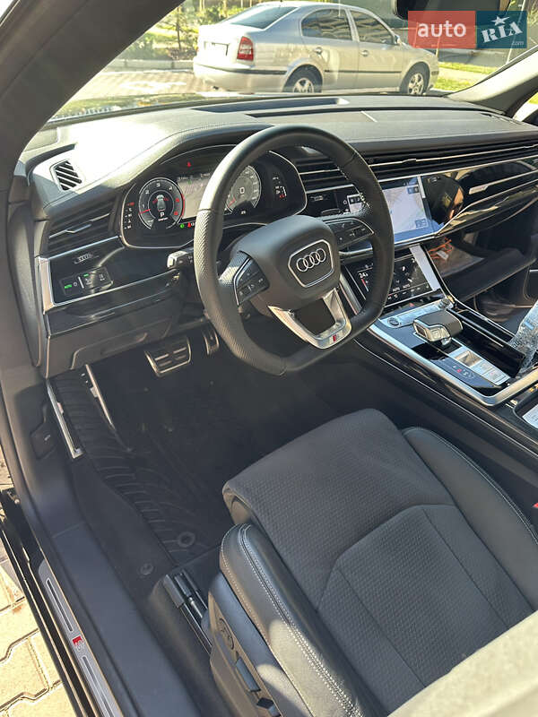 Позашляховик / Кросовер Audi Q8 2024 в Києві