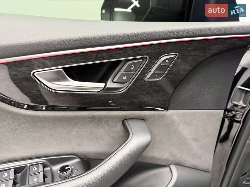 Позашляховик / Кросовер Audi Q8 2019 в Києві