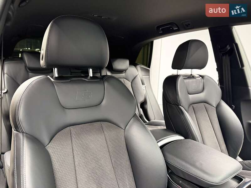 Позашляховик / Кросовер Audi Q8 2019 в Києві