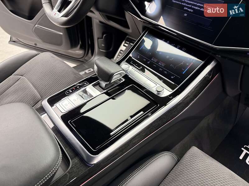Позашляховик / Кросовер Audi Q8 2019 в Києві