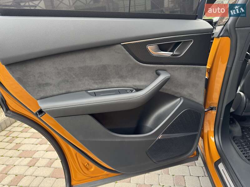 Внедорожник / Кроссовер Audi Q8 2020 в Черновцах