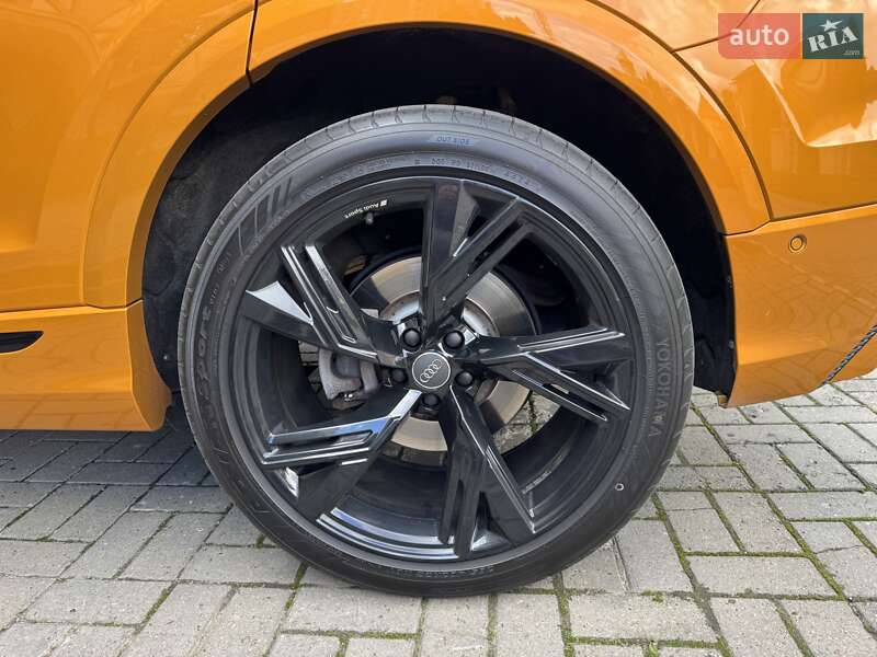 Внедорожник / Кроссовер Audi Q8 2020 в Черновцах