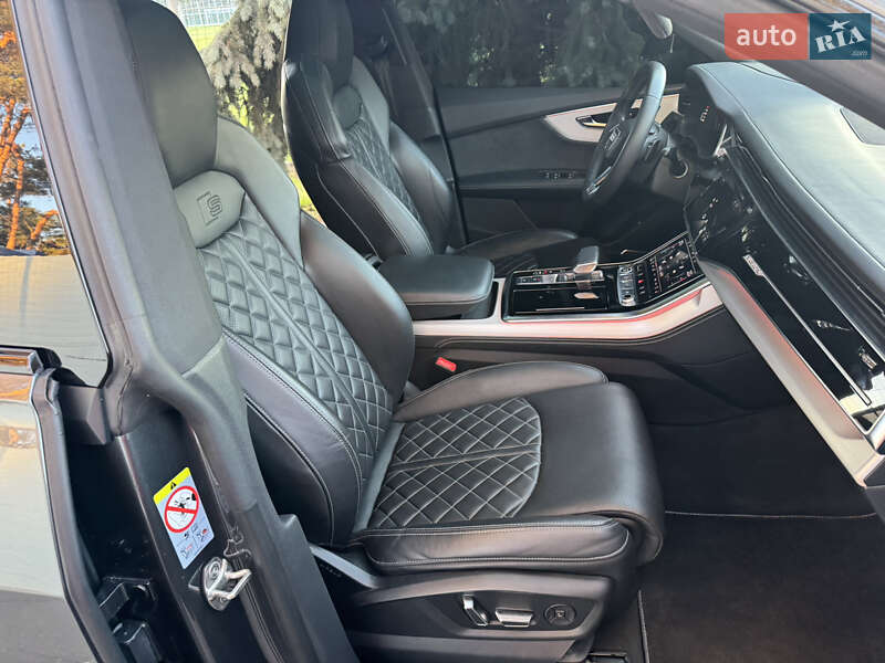 Позашляховик / Кросовер Audi Q8 2021 в Києві