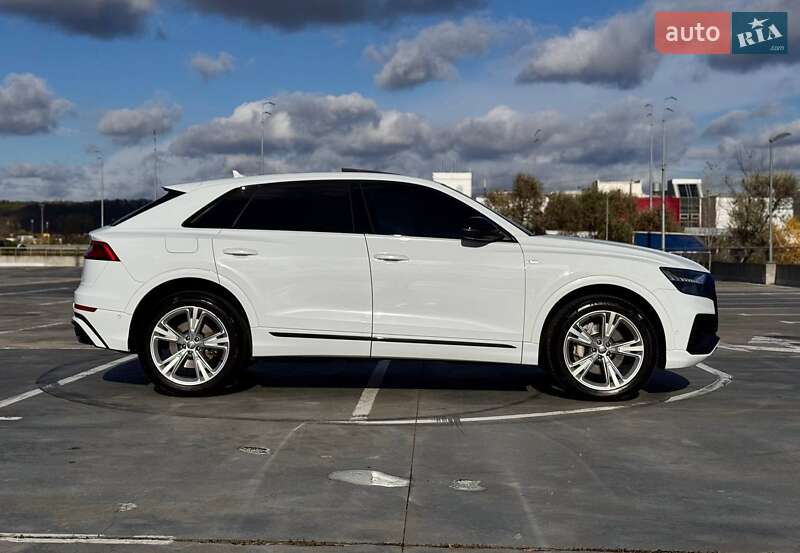 Позашляховик / Кросовер Audi Q8 2020 в Києві фото 10 Позашляховик / Кросовер Audi Q8 2020 в Києві