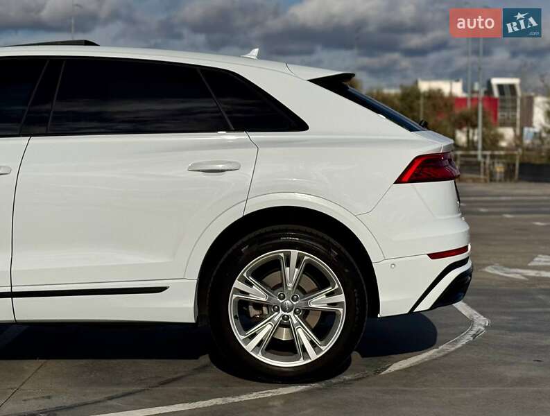 Позашляховик / Кросовер Audi Q8 2020 в Києві фото 20 Позашляховик / Кросовер Audi Q8 2020 в Києві