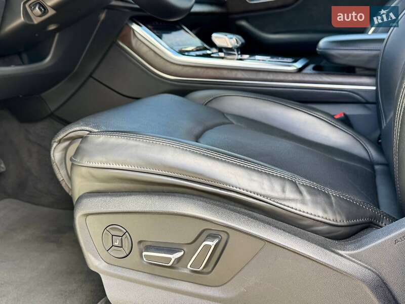 Позашляховик / Кросовер Audi Q8 2020 в Києві фото 25 Позашляховик / Кросовер Audi Q8 2020 в Києві