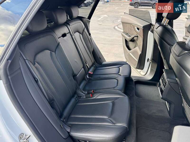 Позашляховик / Кросовер Audi Q8 2020 в Києві фото 33 Позашляховик / Кросовер Audi Q8 2020 в Києві