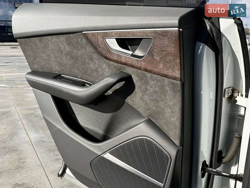 Позашляховик / Кросовер Audi Q8 2020 в Києві фото 44 Позашляховик / Кросовер Audi Q8 2020 в Києві