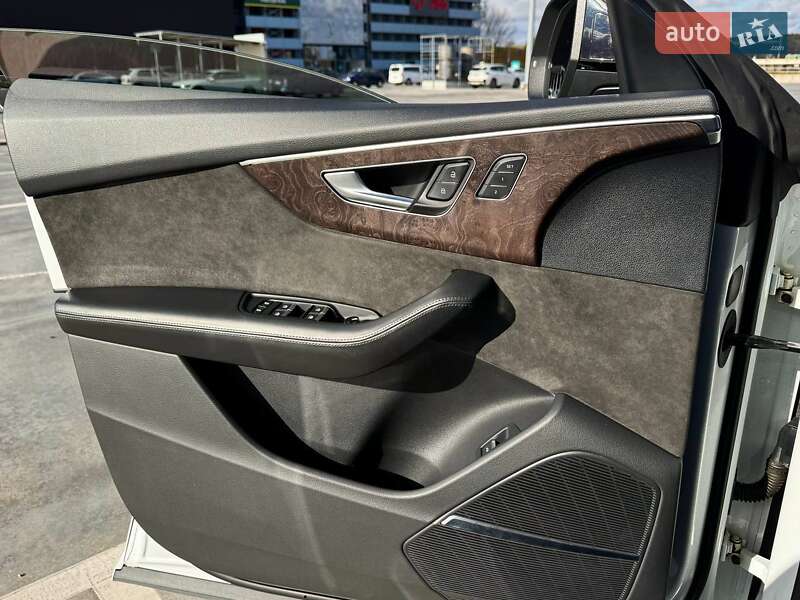 Позашляховик / Кросовер Audi Q8 2020 в Києві фото 48 Позашляховик / Кросовер Audi Q8 2020 в Києві