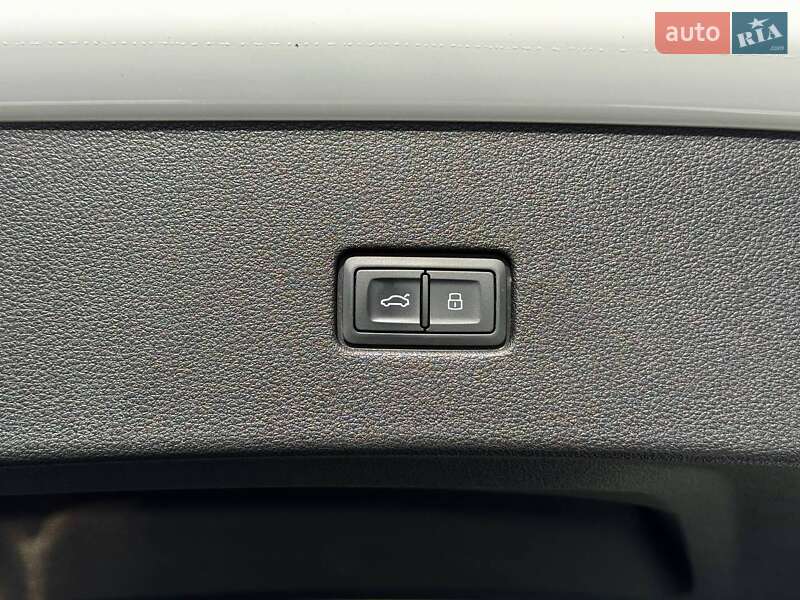 Позашляховик / Кросовер Audi Q8 2020 в Києві фото 22 Позашляховик / Кросовер Audi Q8 2020 в Києві