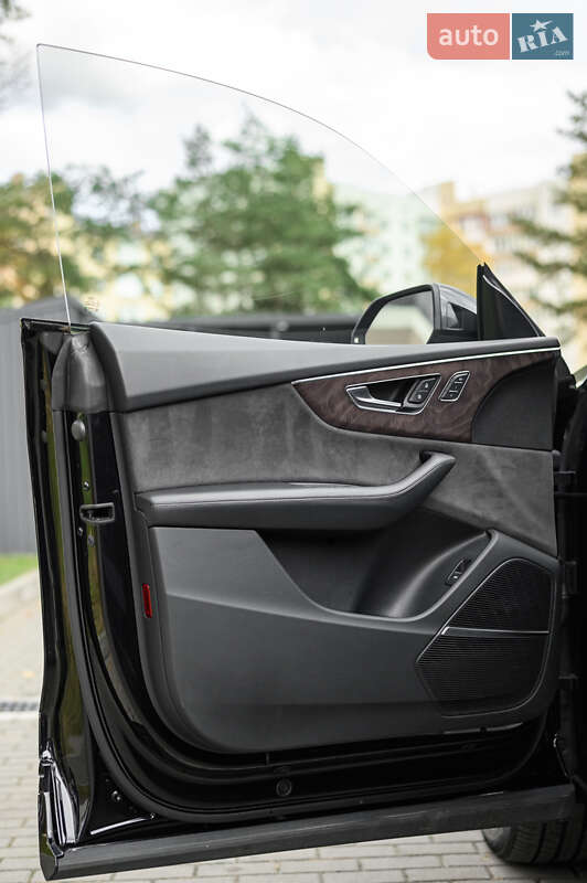 Внедорожник / Кроссовер Audi Q8 2019 в Львове фото 30 Внедорожник / Кроссовер Audi Q8 2019 в Львове