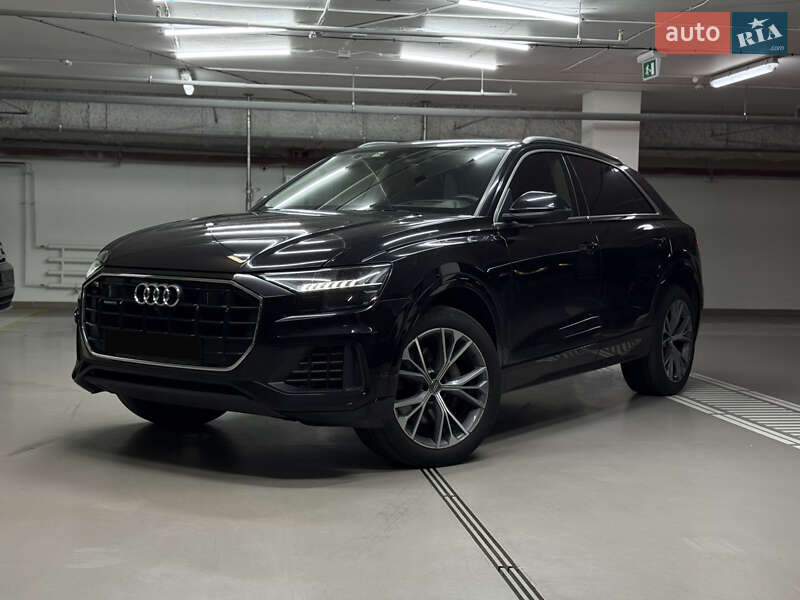 Внедорожник / Кроссовер Audi Q8 2018 в Киеве