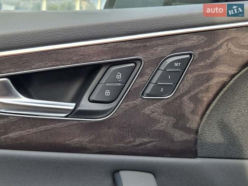 Внедорожник / Кроссовер Audi Q8 2020 в Киеве