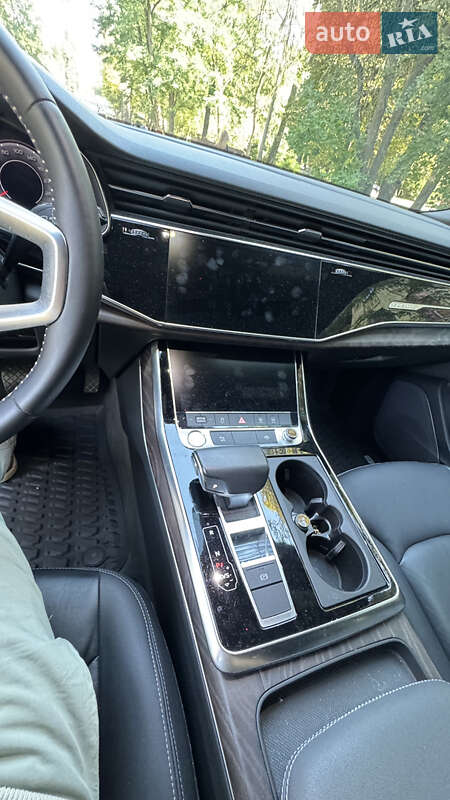 Внедорожник / Кроссовер Audi Q8 2018 в Киеве фото 34 Внедорожник / Кроссовер Audi Q8 2018 в Киеве