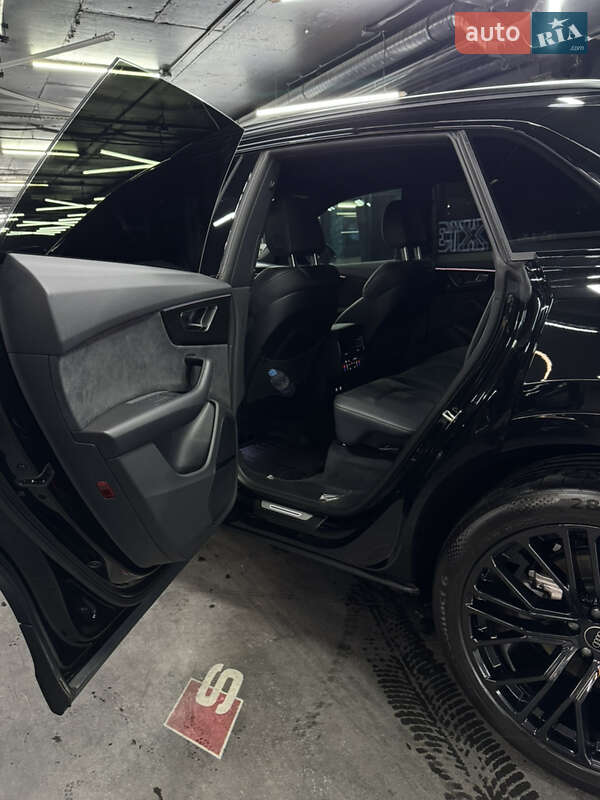 Позашляховик / Кросовер Audi Q8 2024 в Києві