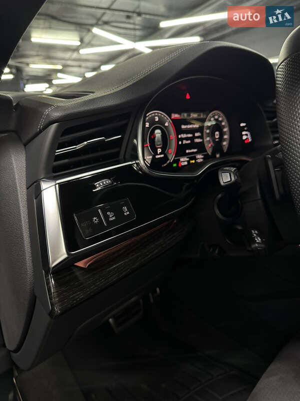 Позашляховик / Кросовер Audi Q8 2024 в Києві