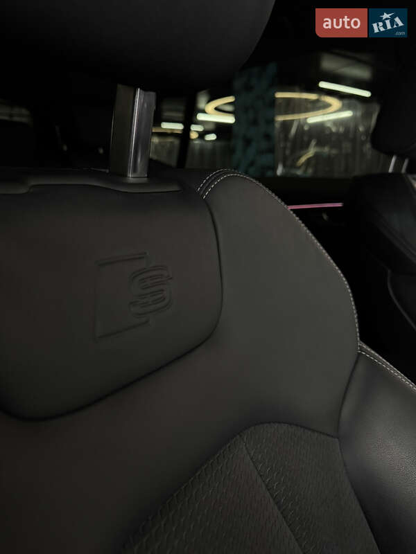 Позашляховик / Кросовер Audi Q8 2024 в Києві