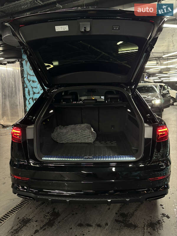 Позашляховик / Кросовер Audi Q8 2024 в Києві
