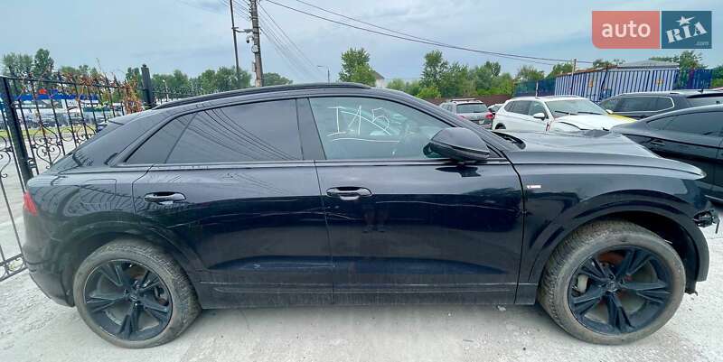 Внедорожник / Кроссовер Audi Q8 2018 в Киеве