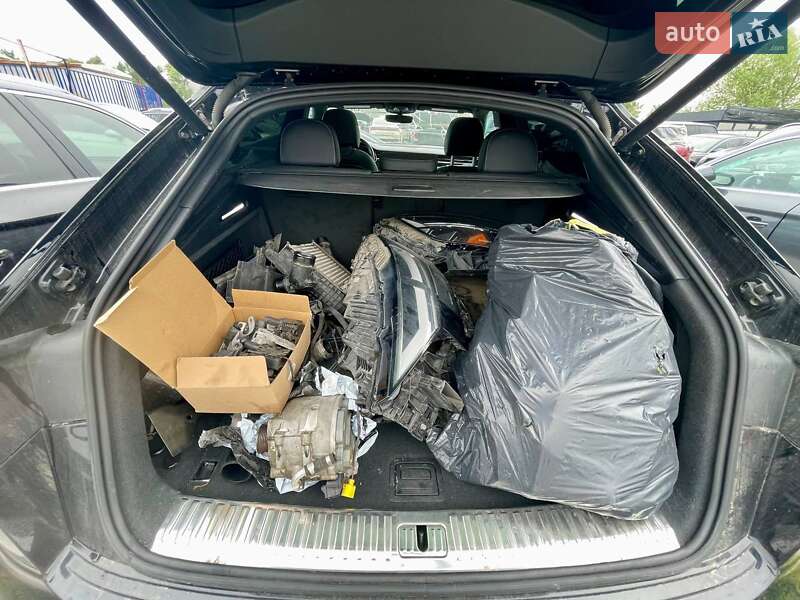 Внедорожник / Кроссовер Audi Q8 2018 в Киеве