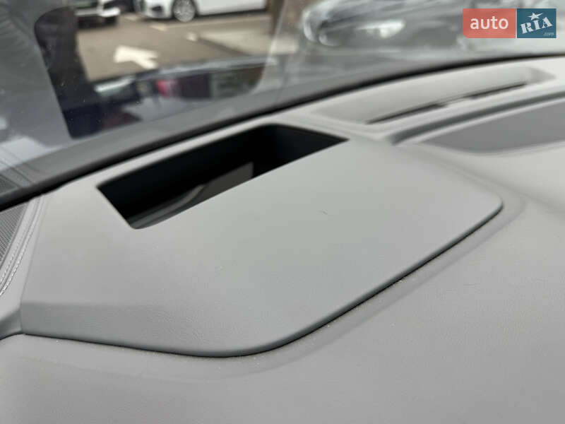 Позашляховик / Кросовер Audi Q8 2019 в Києві
