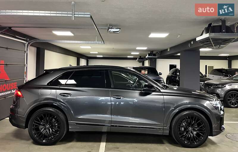 Позашляховик / Кросовер Audi Q8 2024 в Львові