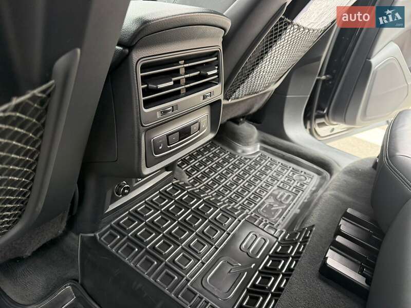 Позашляховик / Кросовер Audi Q8 2019 в Києві фото 5 Позашляховик / Кросовер Audi Q8 2019 в Києві
