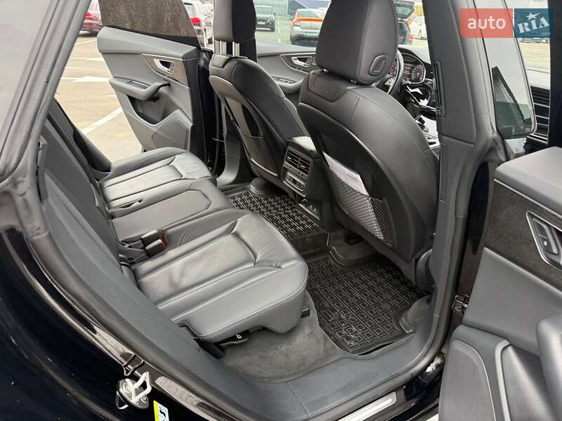 Позашляховик / Кросовер Audi Q8 2019 в Києві фото 27 Позашляховик / Кросовер Audi Q8 2019 в Києві