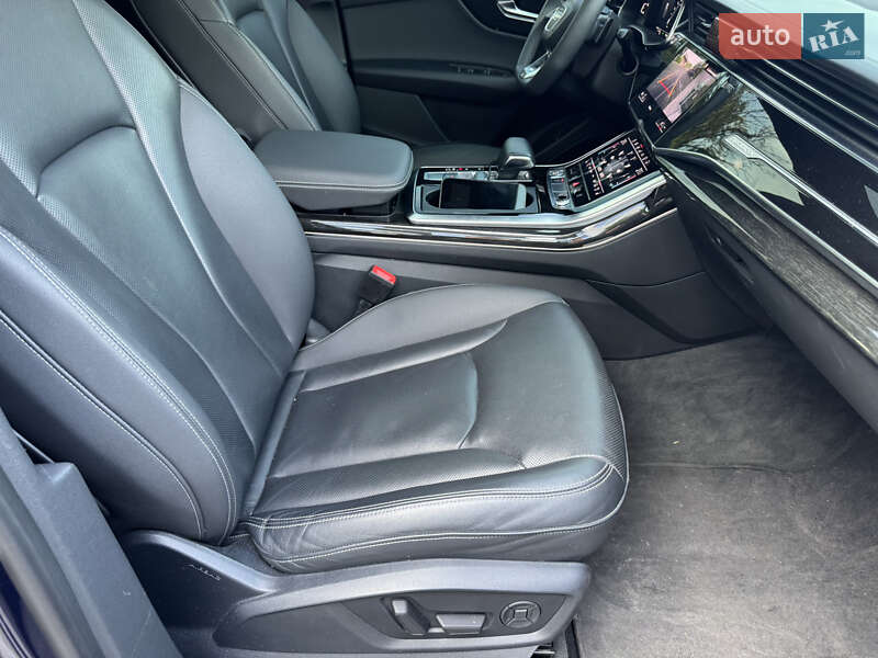 Внедорожник / Кроссовер Audi Q8 2019 в Ужгороде