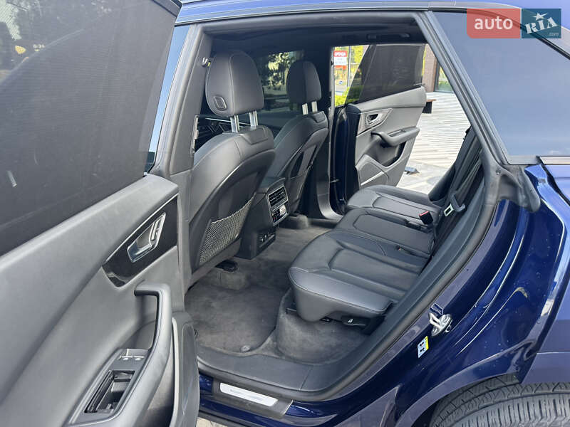 Внедорожник / Кроссовер Audi Q8 2019 в Ужгороде