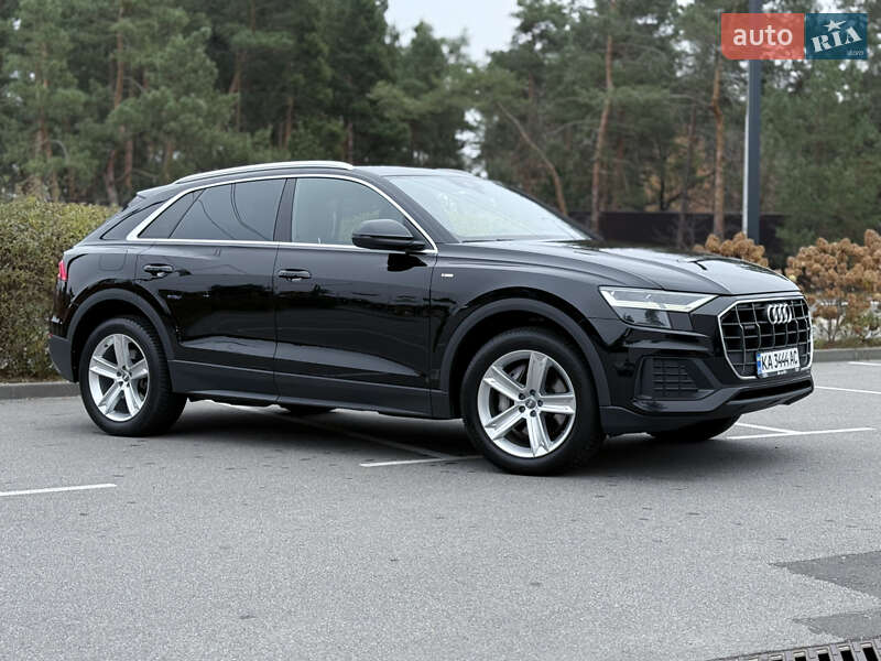 Позашляховик / Кросовер Audi Q8 2019 в Києві