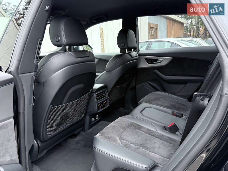 Позашляховик / Кросовер Audi Q8 2019 в Києві