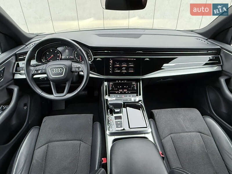 Позашляховик / Кросовер Audi Q8 2019 в Києві