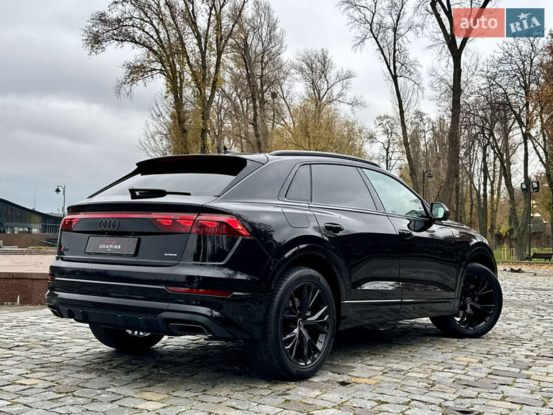Позашляховик / Кросовер Audi Q8 2025 в Києві