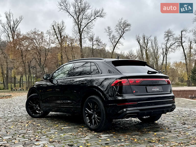 Позашляховик / Кросовер Audi Q8 2025 в Києві