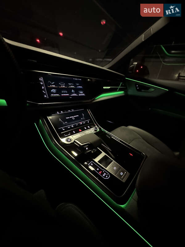 Позашляховик / Кросовер Audi Q8 2025 в Києві