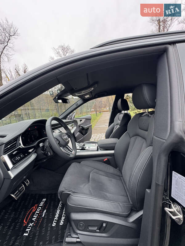 Позашляховик / Кросовер Audi Q8 2025 в Києві