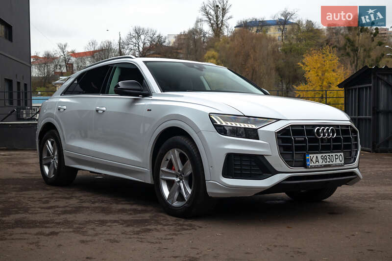 Внедорожник / Кроссовер Audi Q8 2019 в Киеве