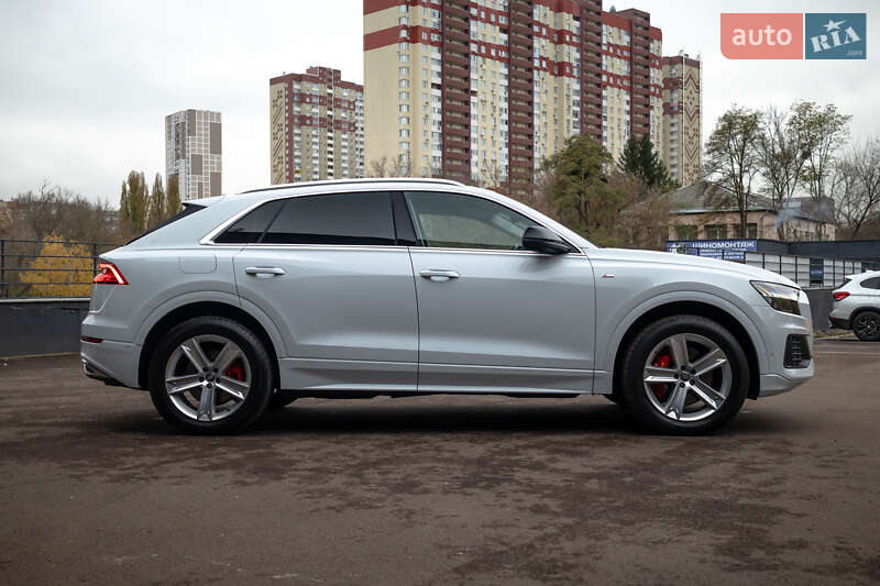 Внедорожник / Кроссовер Audi Q8 2019 в Киеве