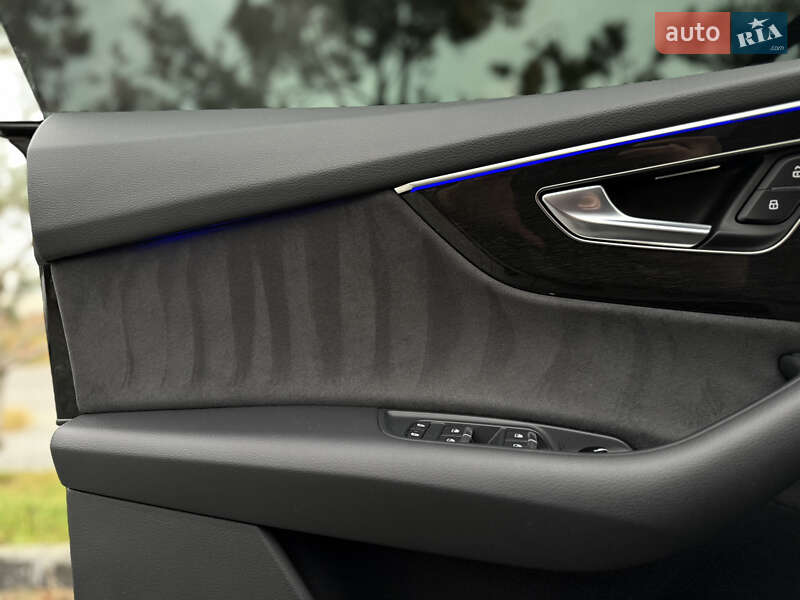 Позашляховик / Кросовер Audi Q8 2023 в Львові