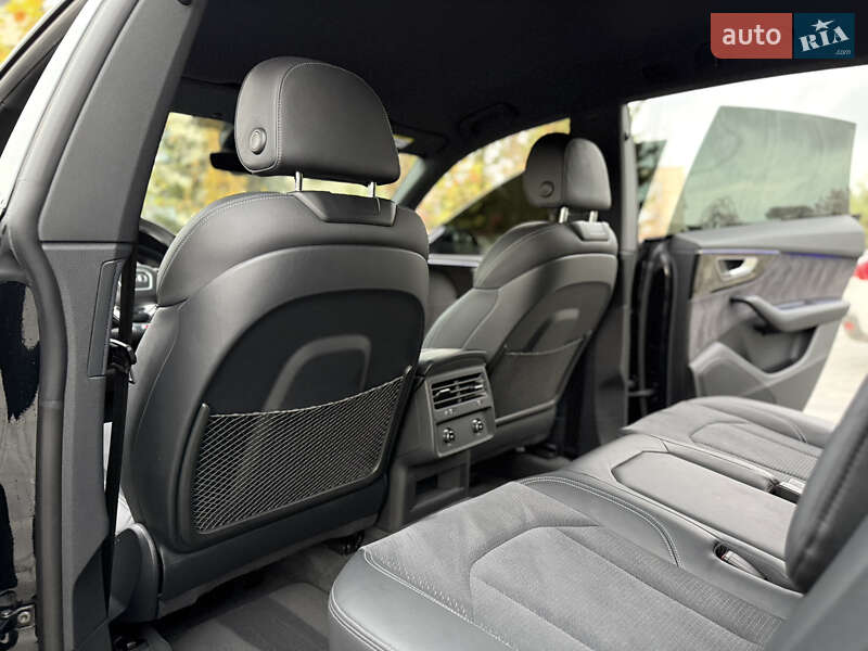 Позашляховик / Кросовер Audi Q8 2023 в Львові