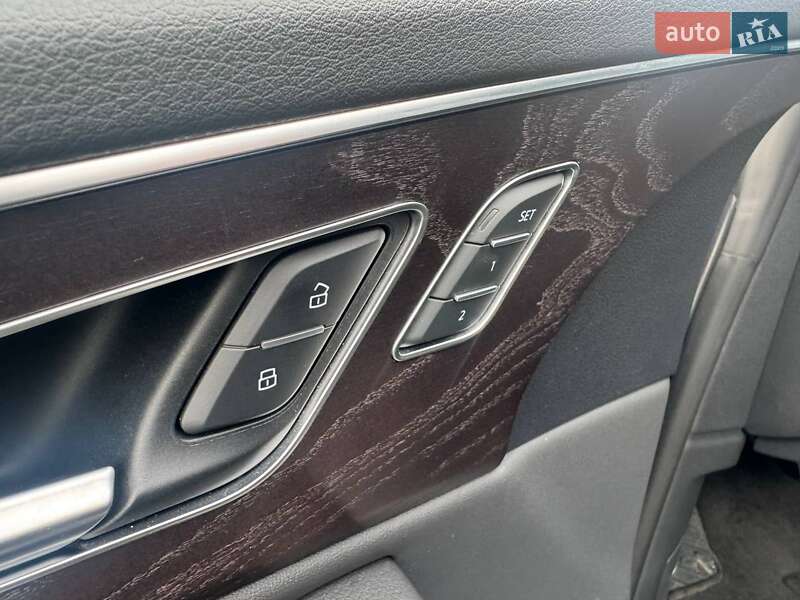 Позашляховик / Кросовер Audi Q8 2020 в Києві фото 16 Позашляховик / Кросовер Audi Q8 2020 в Києві
