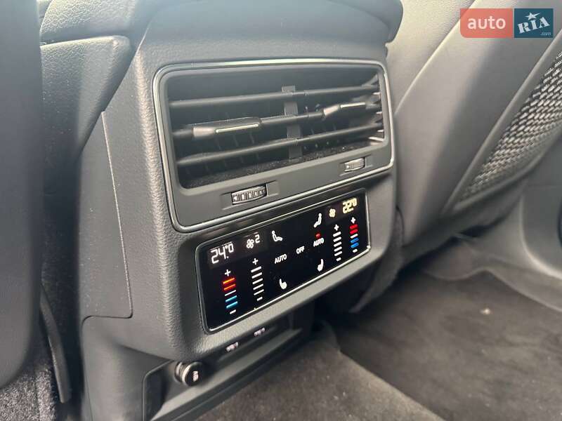 Позашляховик / Кросовер Audi Q8 2020 в Києві фото 29 Позашляховик / Кросовер Audi Q8 2020 в Києві