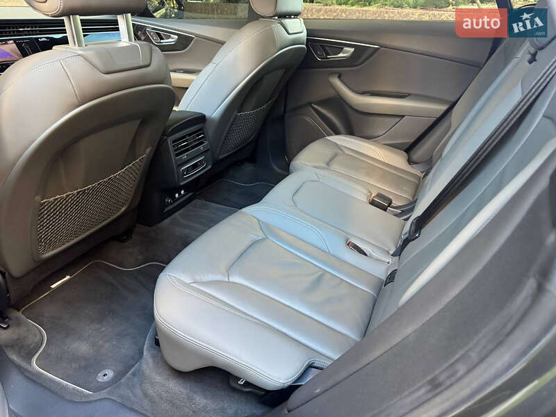 Позашляховик / Кросовер Audi Q8 2019 в Одесі