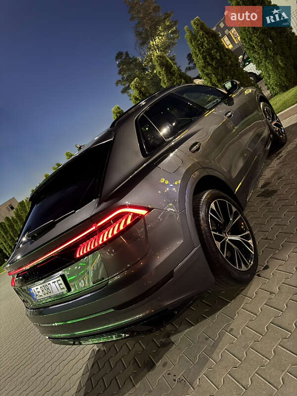 Внедорожник / Кроссовер Audi Q8 2018 в Киеве фото 13 Внедорожник / Кроссовер Audi Q8 2018 в Киеве