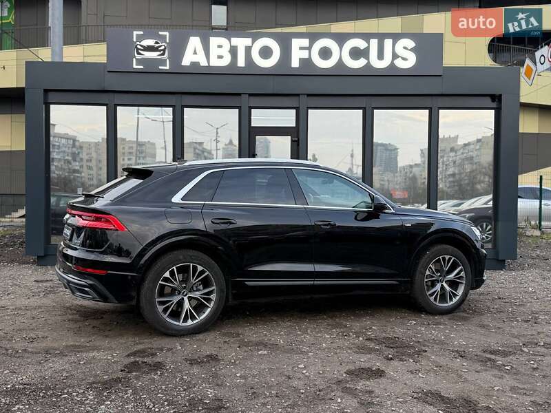 Внедорожник / Кроссовер Audi Q8 2021 в Киеве