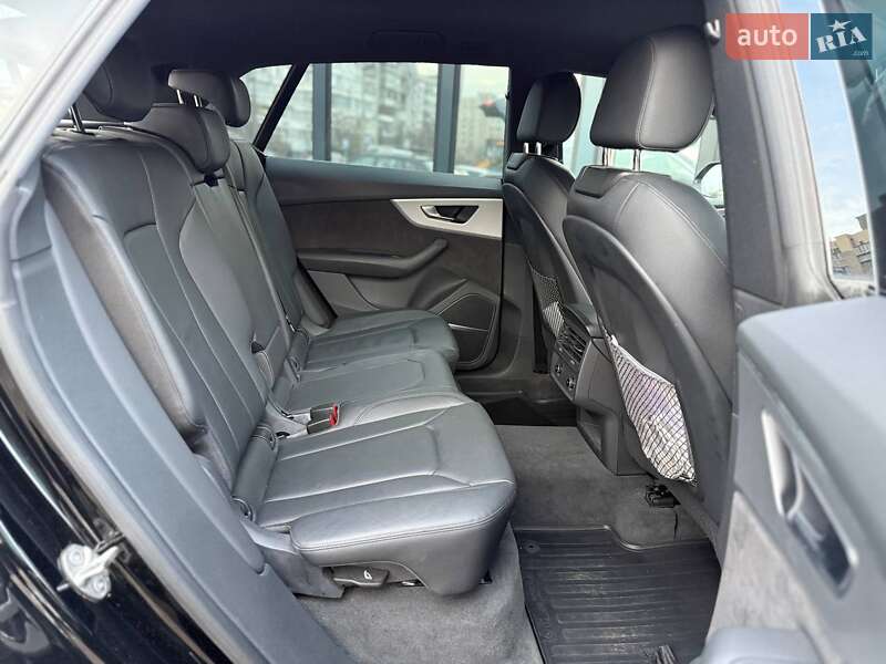 Внедорожник / Кроссовер Audi Q8 2021 в Киеве